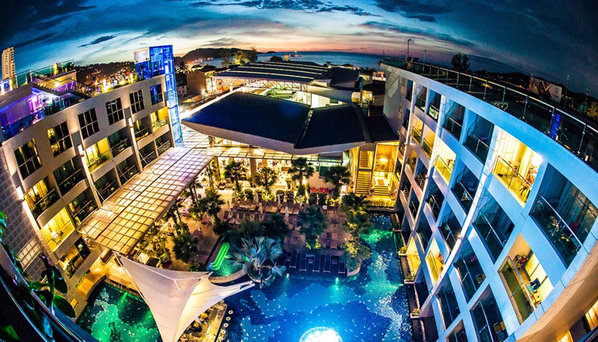 The Kee Resort at Night