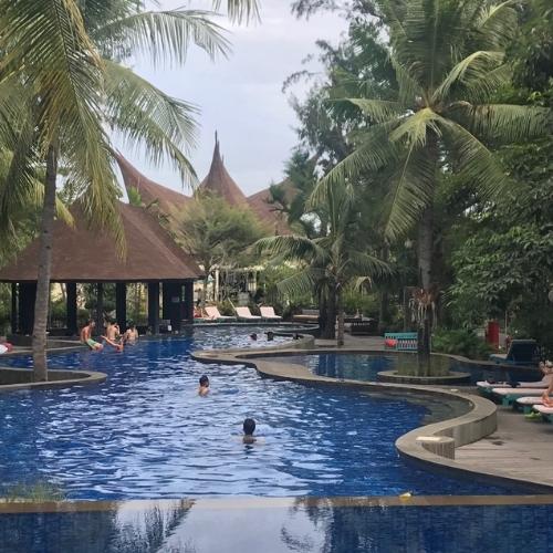 ASTON Sunset WOLO Travel