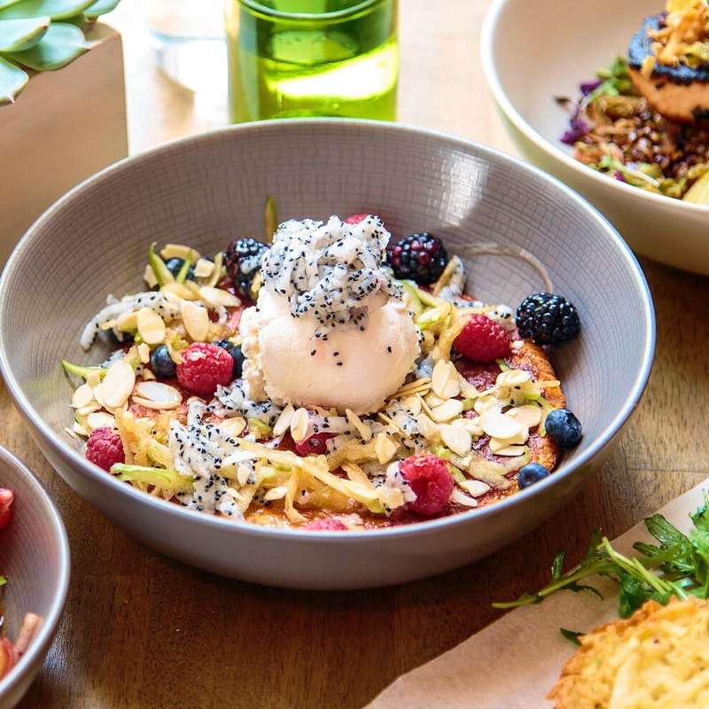 Dusit D2 Kenz Hotel 5 WOLO Travel