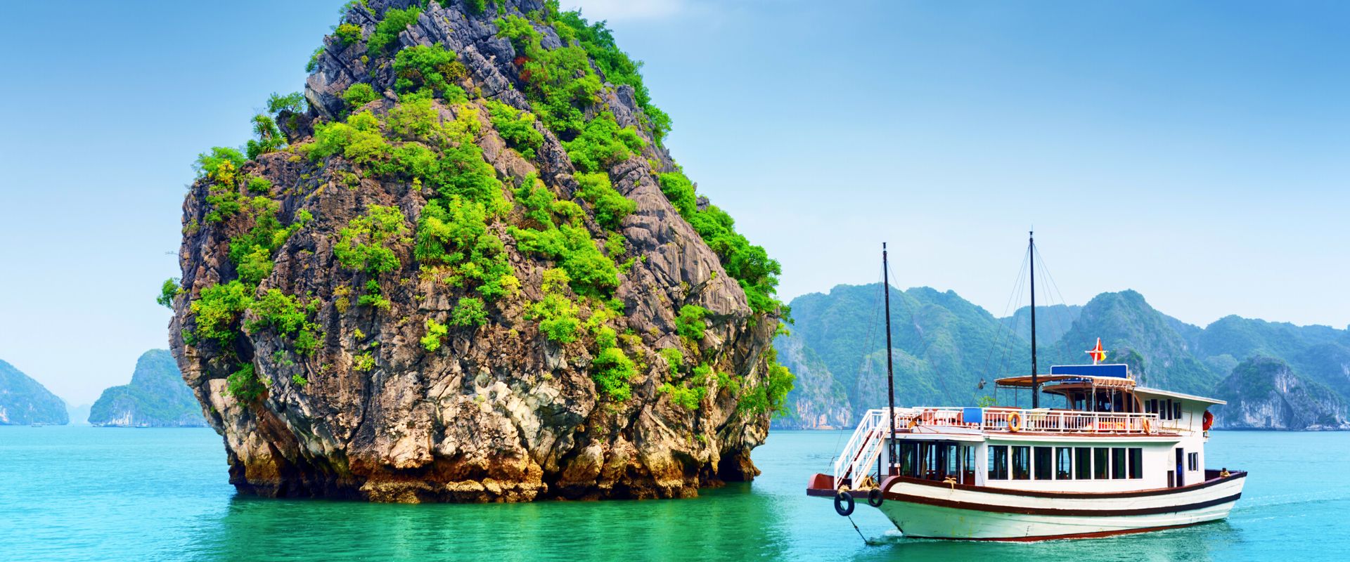 Cruise boat in Ha long bay