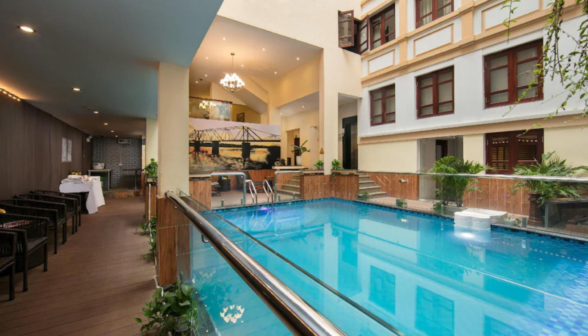 Ja Cosmo Hotel and Spa
