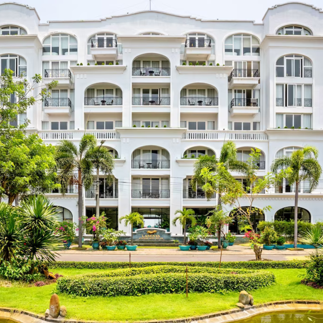 Lasenta Boutique Hotel